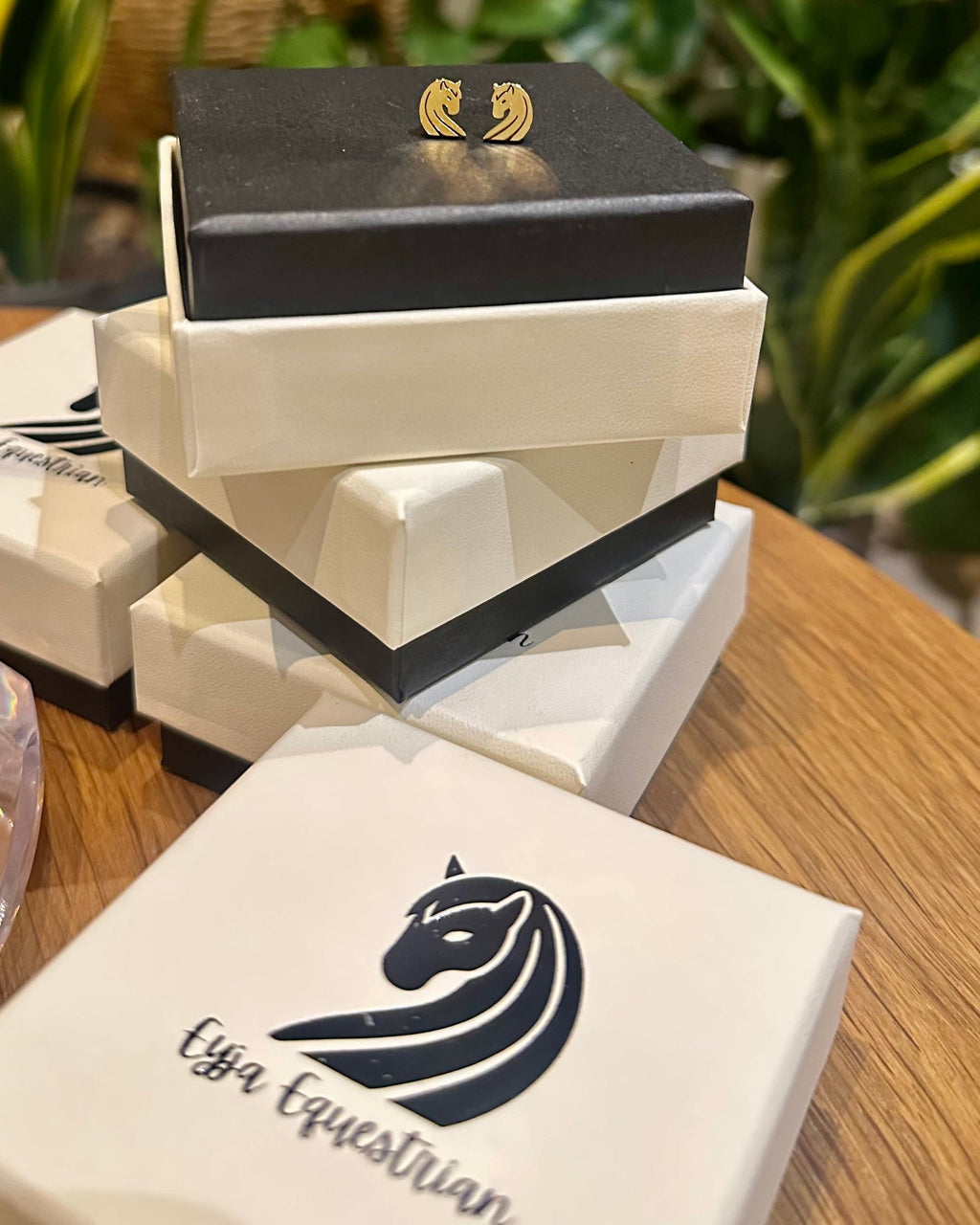 Eyrnalokkar Eyja Equestrian - minni