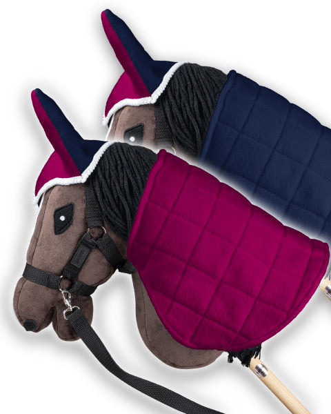 Skikkja & eyrnaskjól fyrir Hobby Hesta - vínrautt & dökk blátt - hægt að snúa við